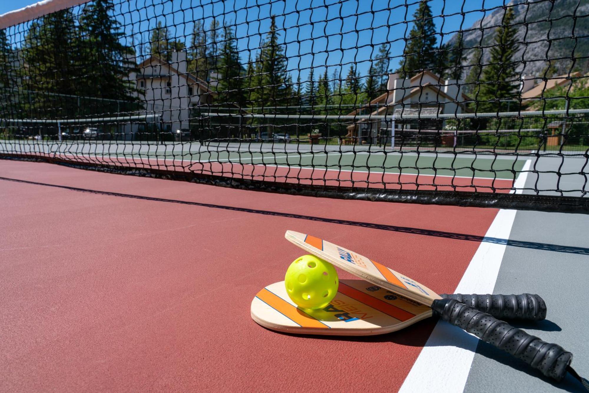 Banff Rocky Mountain Resort Екстериор снимка