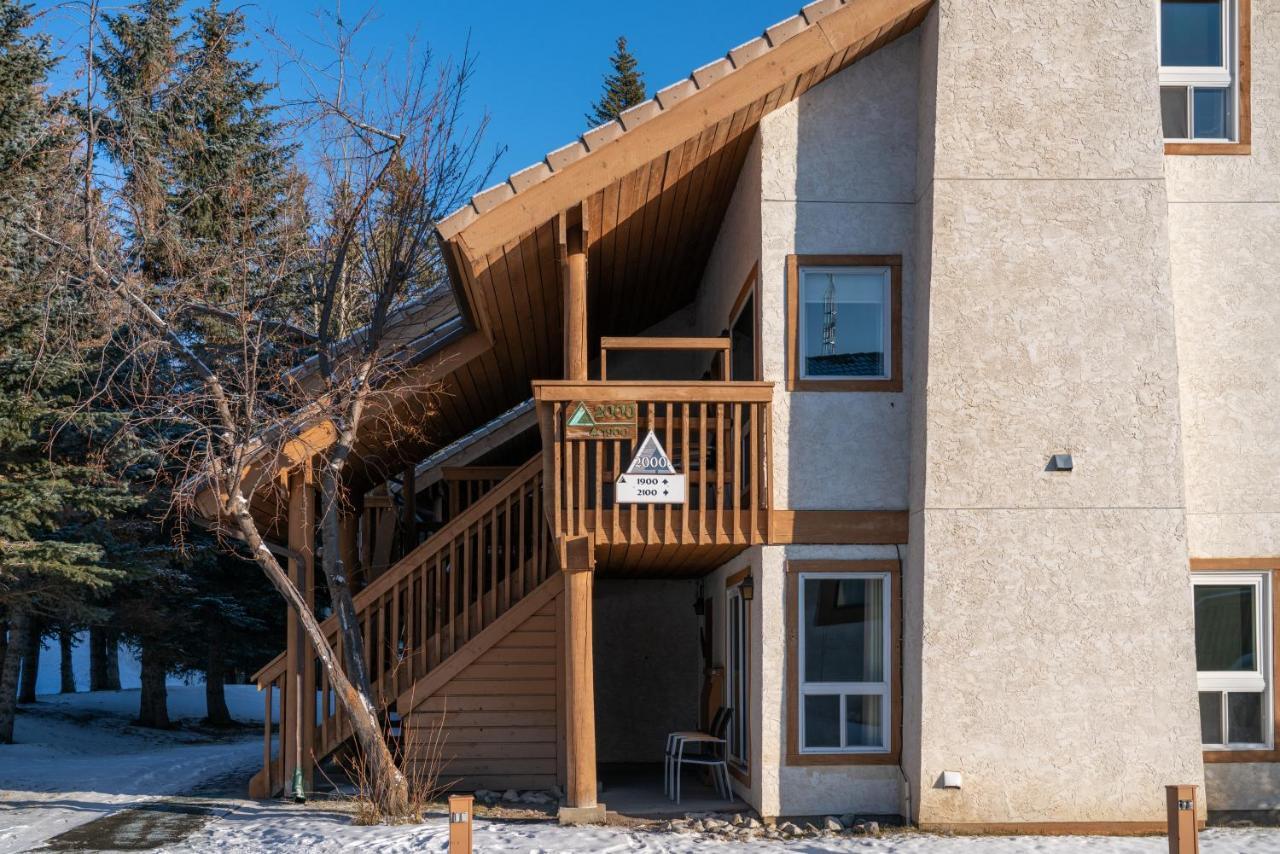 Banff Rocky Mountain Resort Екстериор снимка